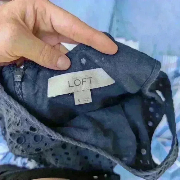 Ann Taylor twirly skirt navy and striped dress size 0 - Picture 4 of 6